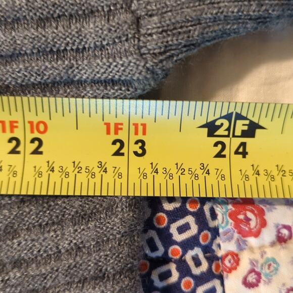 Tahari Plus Size Gray Wool Blend Drop Sleeve Button Down Back Sweater Size 2X - Picture 6 of 8